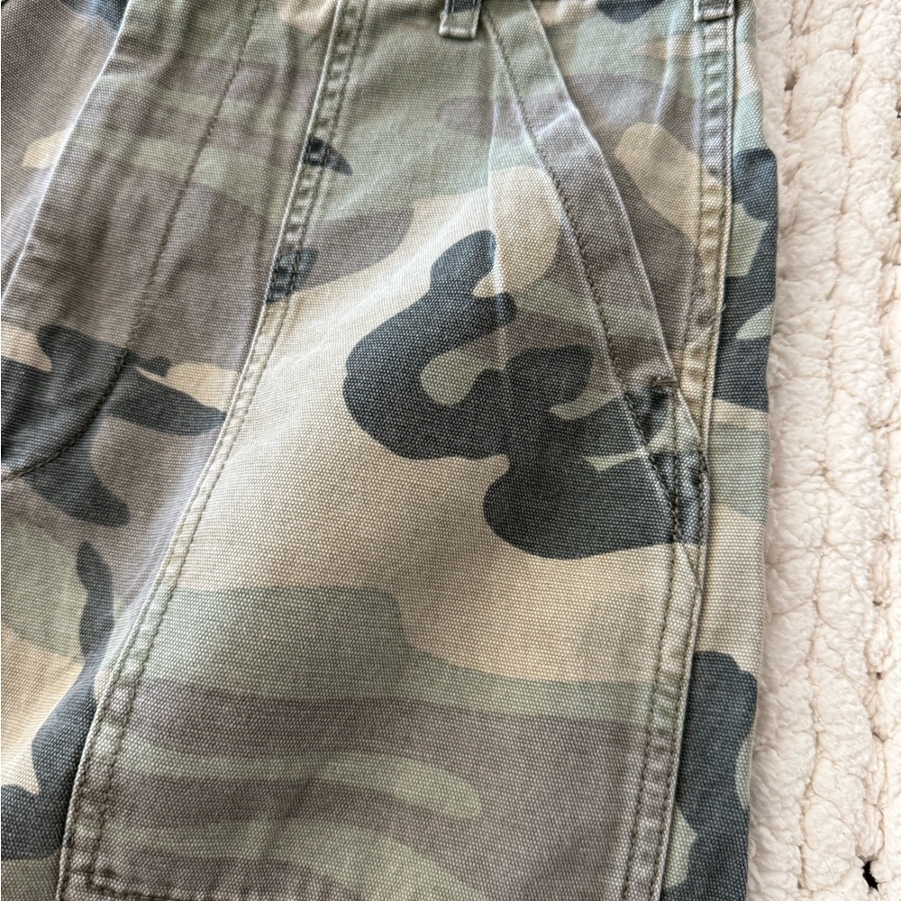 Topshop Camouflage Capri Cargo Pants - Picture 3 of 5